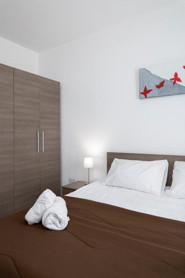 Sea View Apartment 2 Bedrooms 2 Bathrooms, 2 Minutes Away From The Sea Сент Джулианс Экстерьер фото
