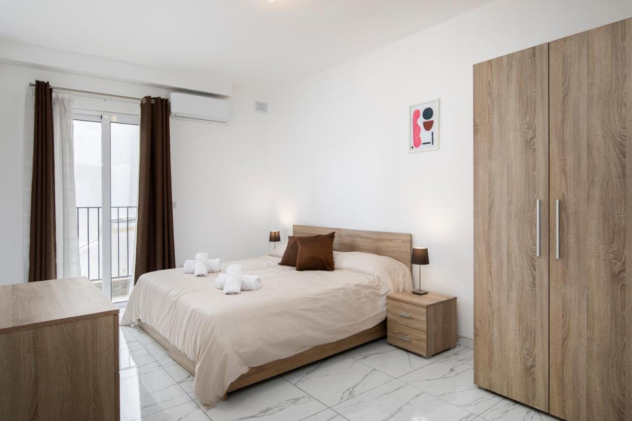 Sea View Apartment 2 Bedrooms 2 Bathrooms, 2 Minutes Away From The Sea Сент Джулианс Экстерьер фото